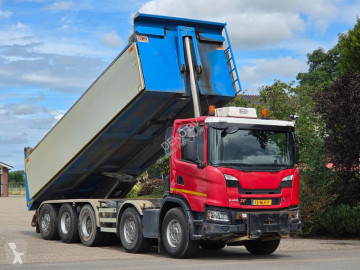 Вантажівка самоскид Scania