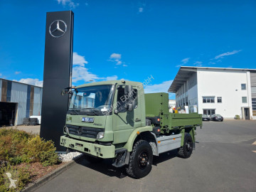 Camión plataforma caja abierta Mercedes