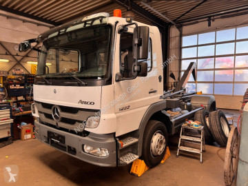 Camión Mercedes 1222 4X2 HIAB 7 to. Abroller 6 neue Reifen