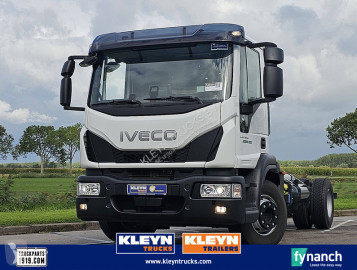 Camión chasis Iveco
