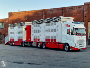 Camión para ganado bovino Volvo