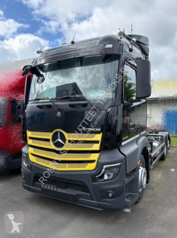 Kamion podvozek Mercedes nový