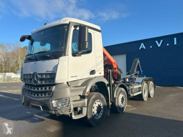 Mercedes hook arm system truck