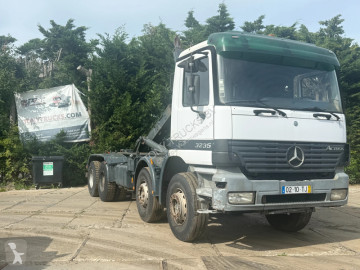 Mercedes billenőplató teherautó