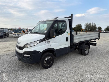 Iveco billenőkocsi teherautó