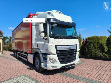 DAF függönyponyvaroló teherautó
