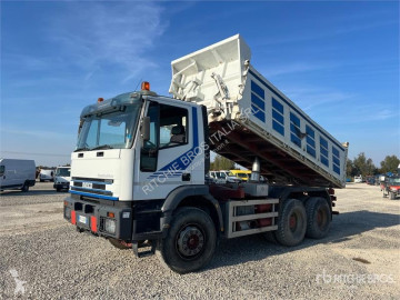 Iveco billenőkocsi teherautó