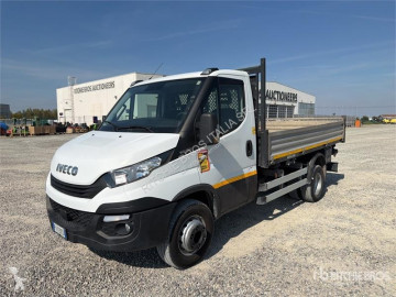 Iveco billenőkocsi teherautó