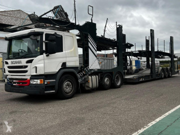 Scania autószállító teherautó