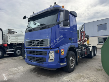 Volvo billenőplató teherautó