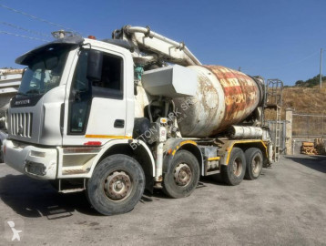 Astra betonkeverő + pumpa beton teherautó