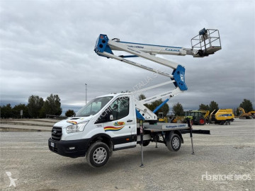 Camion nacela Ford