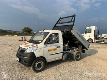 Camion benă Piaggio