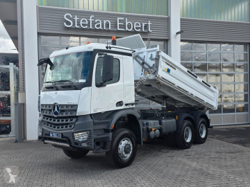 Camion tri-benne Mercedes