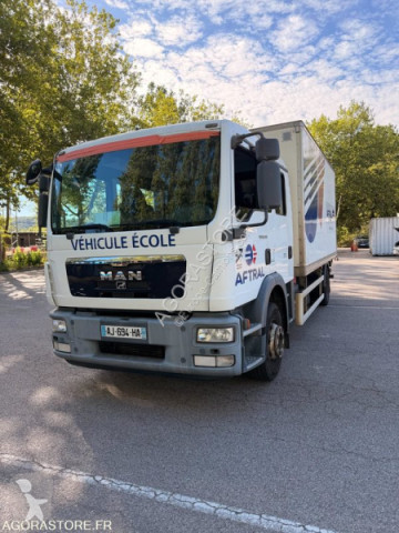 Camion vehicul şcoală auto MAN