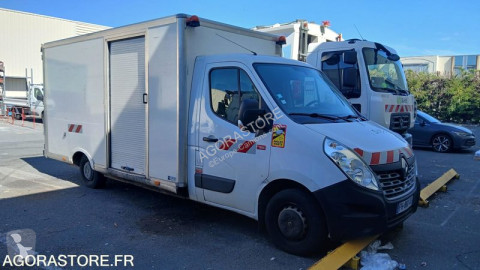 Camion furgon izolat Renault