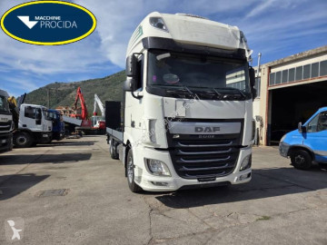 Camion porte engins DAF