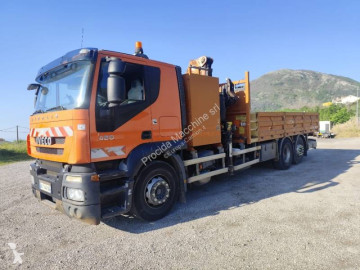 Camião Iveco Stralis 260 S 42