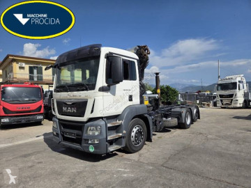 Camion tri-benne MAN
