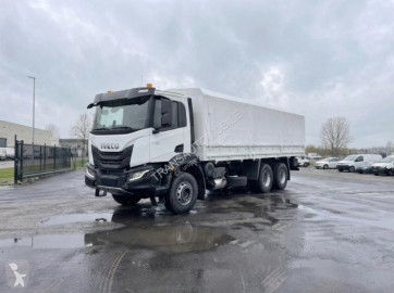 Camión lona Iveco nuevo