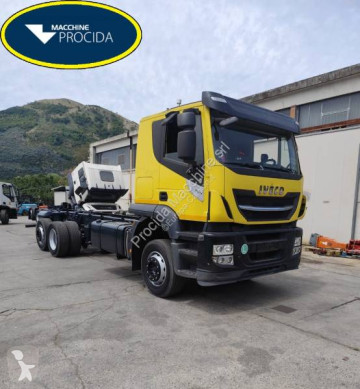 Camião porta máquinas Iveco