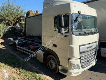 Camion porte containers DAF