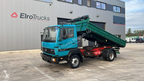 Camião tri-basculante Mercedes