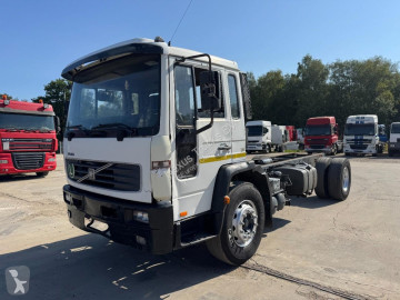 Camion châssis Volvo