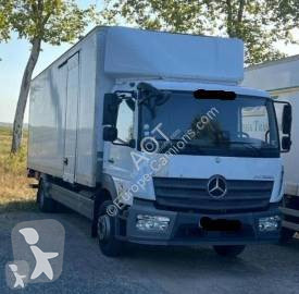 MercedesAtego1018