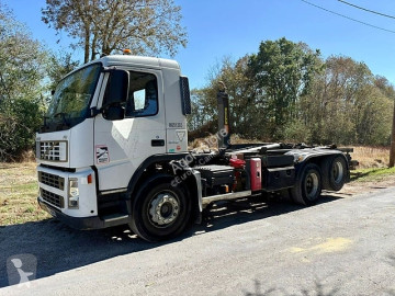 Camion multiplu Volvo