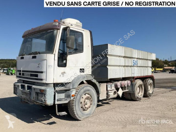 Kamion cisterna na vodu Iveco