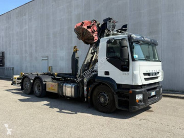Camião poli-basculante Iveco