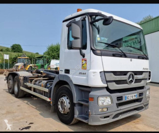 MercedesActros2544