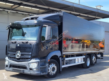 Camião Mercedes