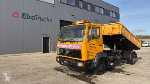 Camion tri-benne Mercedes
