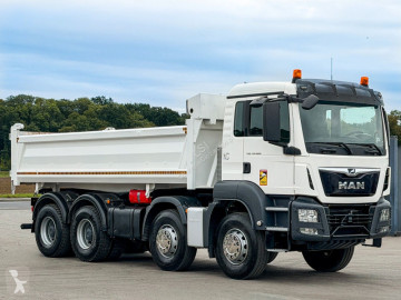 Camion benne MAN