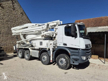 Ciężarówka beton pompogruszka Mercedes