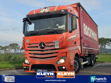 Mercedes tautliner truck