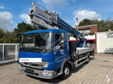 Lastbil platta Mercedes