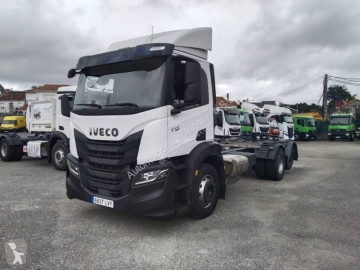 Camião chassis Iveco