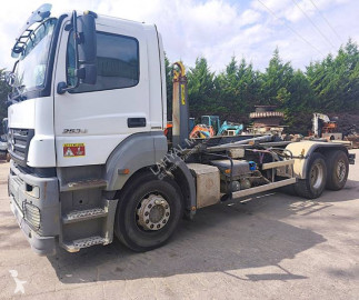 MercedesAxor2536