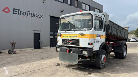 Camión MAN LE 19.192 (6 CYLINDER / 4X4 / MANUAL PUMP / POMPE MANUEL / LAMES / GRAND PONT)