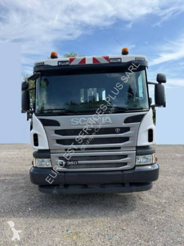 Scania skip truck