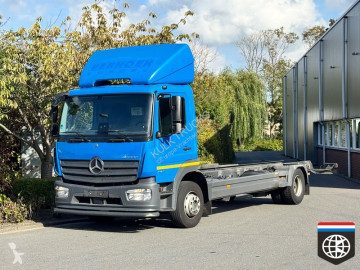 Камион Mercedes ATEGO 1218 L - chassis cab - air conditioning - automatic - new tires (1318 L) - wheelbase 476