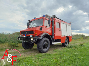 Camion camion de pompieri cu remorca Mercedes