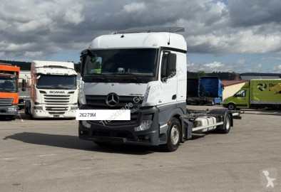 Kamión podvozok Mercedes