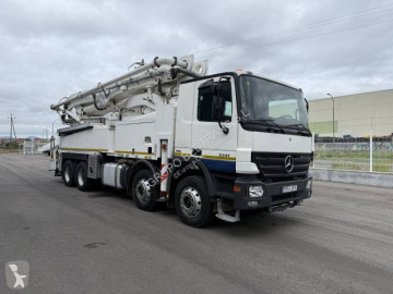 Camion béton pompe à béton Mercedes