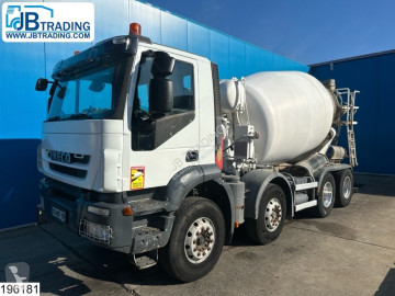 Camion béton toupie / Malaxeur Iveco