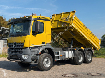Camion tri-benne Mercedes