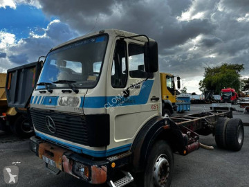 Camion châssis Mercedes